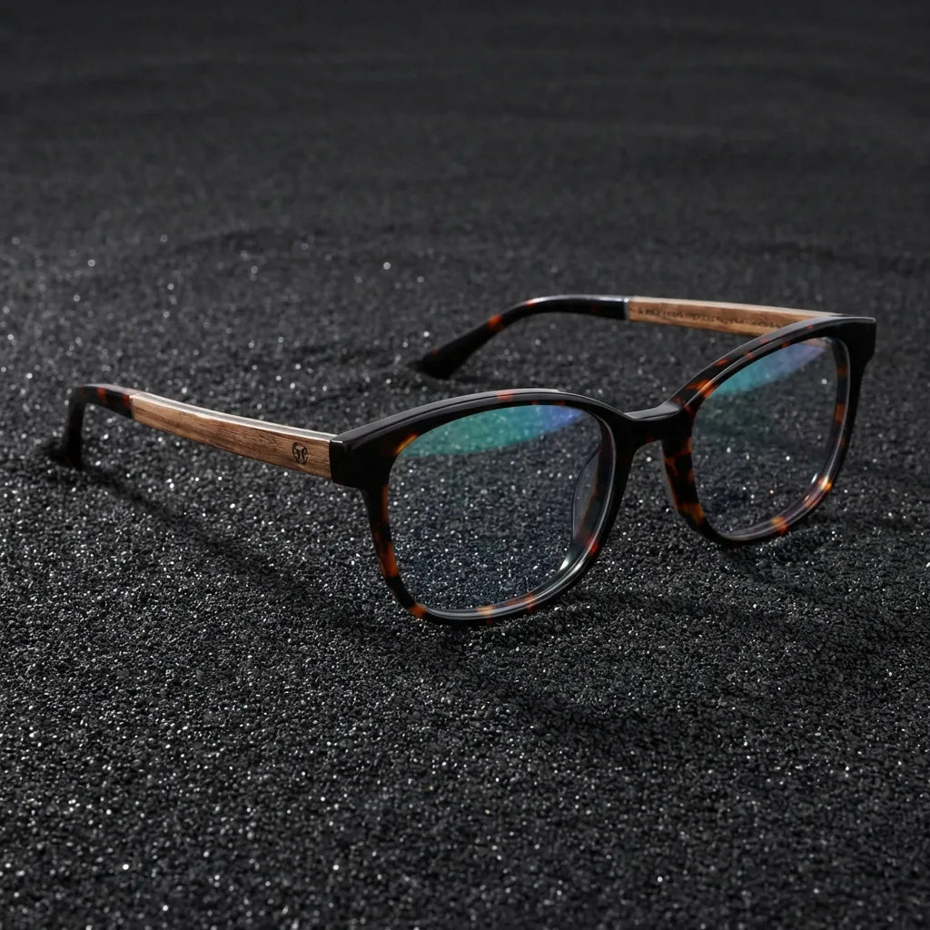 Lenses optical hanga roa tortoise sobre arena volcánica texturizada diseño sustainable bonoboss #editorial_sustentabilidad #color_carey