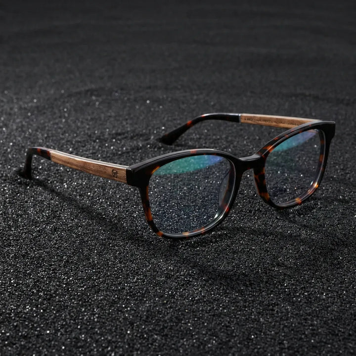 Lenses optical hanga roa tortoise sobre arena volcánica texturizada diseño sustainable bonoboss #editorial_sustentabilidad #color_carey
