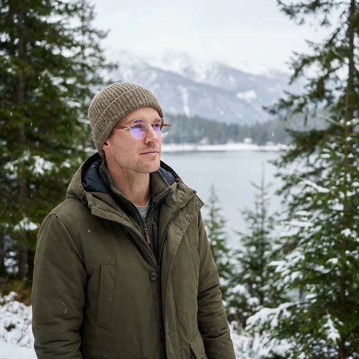 Lenses optical harry gold modelo with gorro in bosque nevado invernal bonoboss #editorial_lifestyle1 #color_dorado