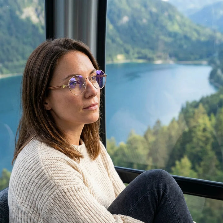 Lenses optical harry gold modelo in teleférico with vista a lago bonoboss #editorial_lifestyle4 #color_dorado