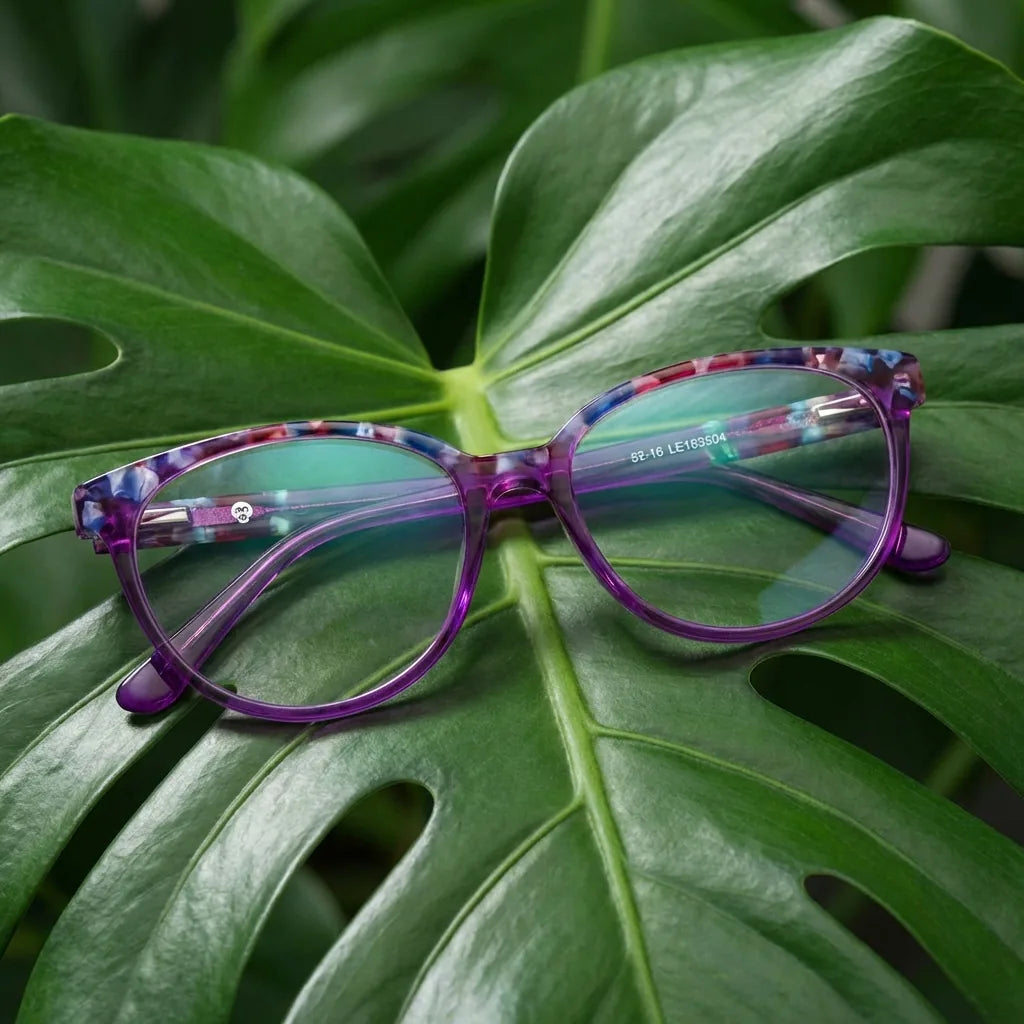 Lenses optical le183 purple entre hojas botánicas naturales diseño sustainable bonoboss #editorial_sustentabilidad #color_morado