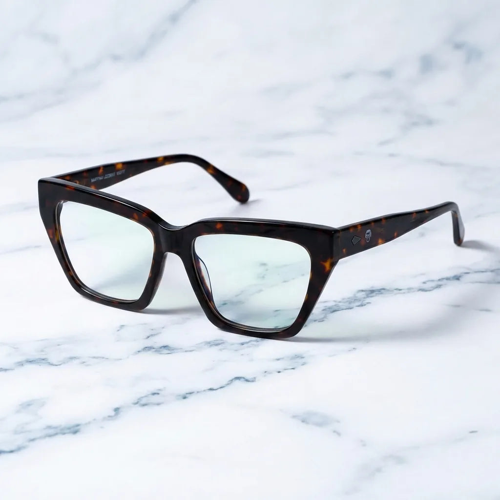 Lenses optical martina tortoise sobre mármol white elegante frame premium bonoboss #editorial_armazon #color_carey
