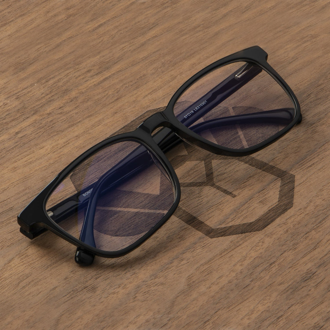 Toma de detalle: armazón Waimea XL negro de bioacetato para lentes graduados, tratamiento UV400 #color_black