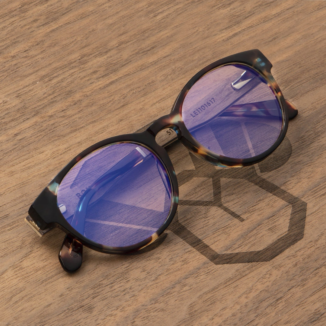Frames optical round tortoise for men and women que necesitan usar prescription lenses oftalmológica for miopía astigmatismo or presbicia. lenses lectura gratis with blue light filter. Bonoboss #color_carey