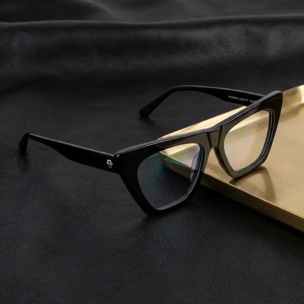 Lenses optical rosario black sobre black leather with detalle brass gold calidad premium prescription bonoboss #editorial_banner_confianza #color_negro