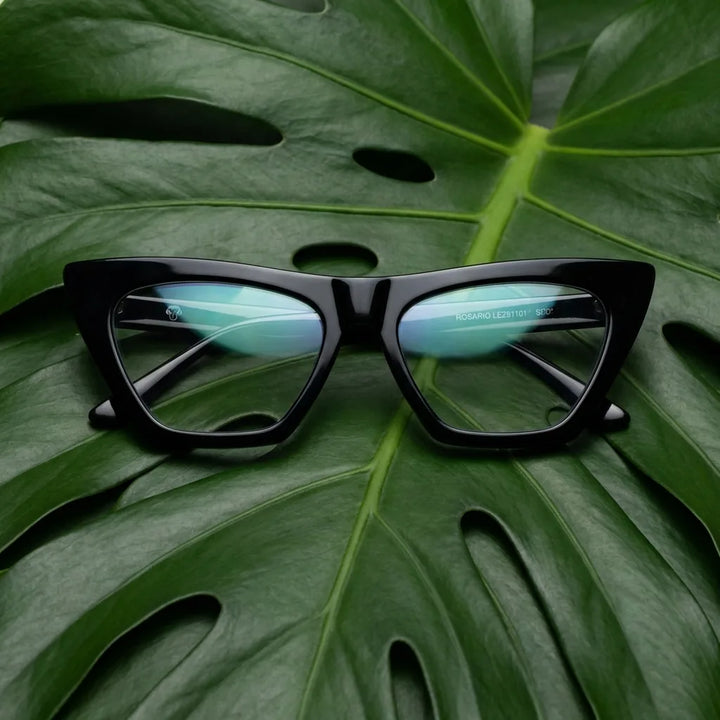 Lenses optical rosario black entre hojas botánicas naturales diseño sustainable bonoboss #editorial_sustentabilidad #color_negro