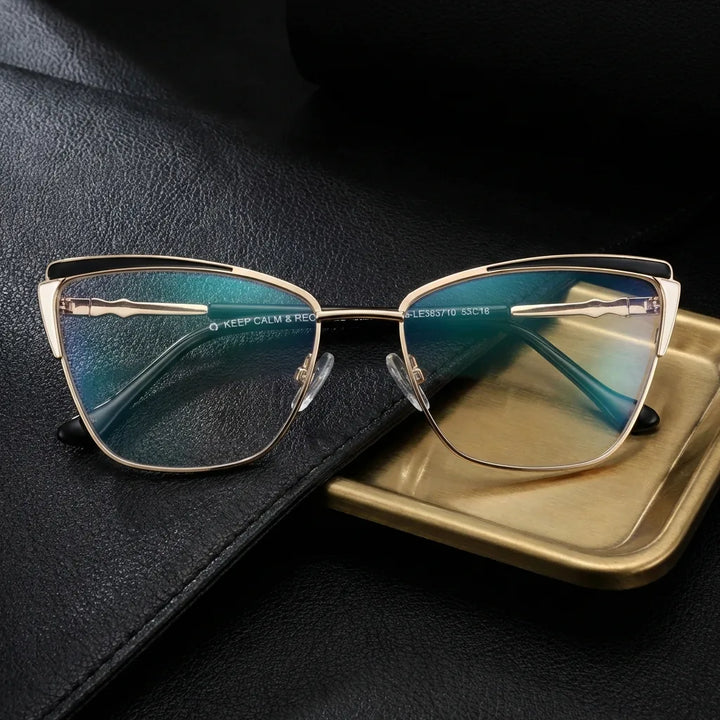 Lenses optical sabrina black sobre black leather with detalle brass gold calidad premium prescription bonoboss #editorial_banner_confianza #color_negro