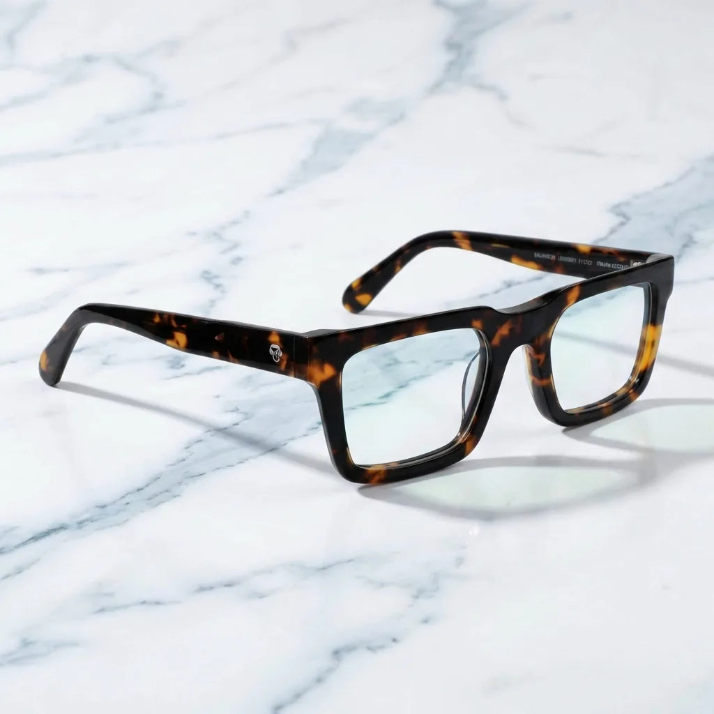 Lenses optical salvador tortoise sobre mármol white elegante frame premium bonoboss #editorial_armazon #color_carey