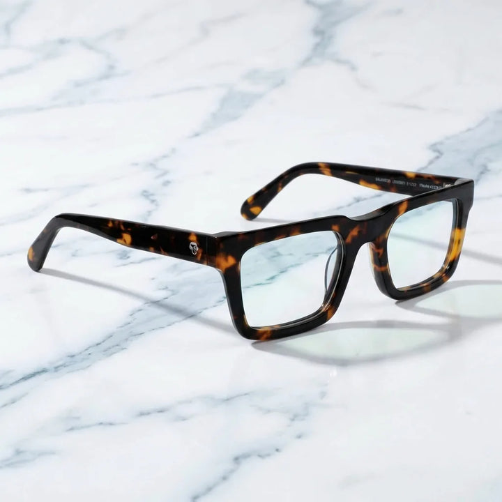 Lenses optical salvador tortoise sobre mármol white elegante frame premium bonoboss #editorial_armazon #color_carey