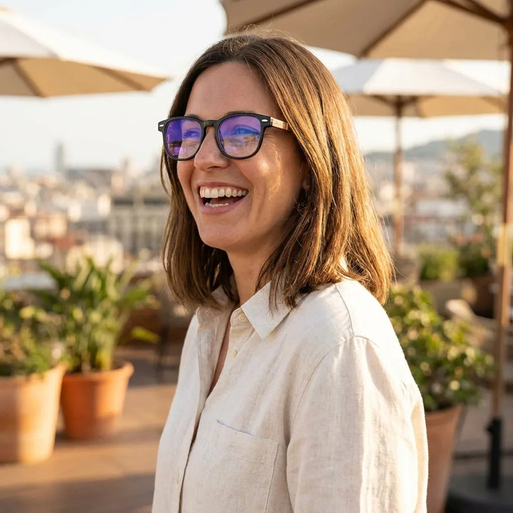 Lenses optical temuco tortoise black women in terraza with vista panorámica bonoboss #editorial_lifestyle3 #color_negro