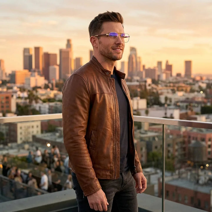 Lenses optical tito gold men profesional in rooftop urbano atardecer bonoboss #editorial_lifestyle1 #color_dorado