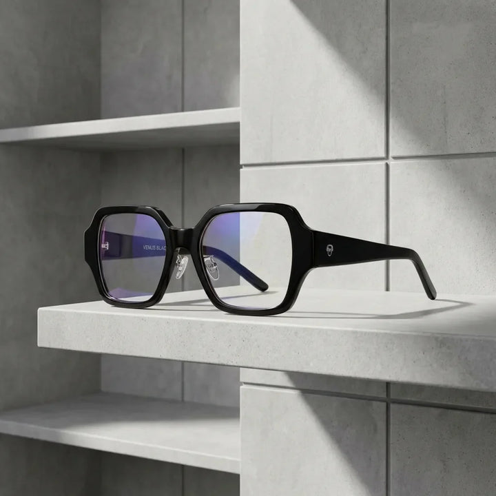 Lenses optical venus black sobre superficie cream suave calidad premium prescription bonoboss #editorial_banner_confianza #color_negro