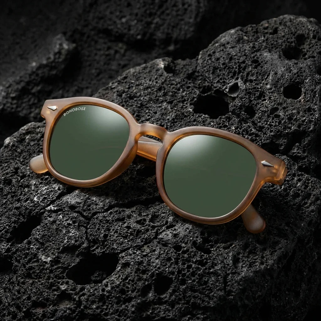 Lenses sun waimea polarized rpet recycled of the oceano lente g15 green in naturaleza junto a cascada sustainable bonoboss #editorial_sustentabilidad #color_g15