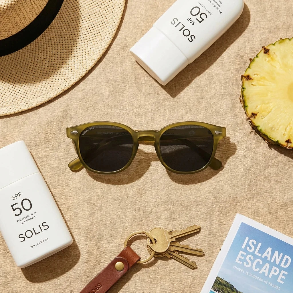 Lentes sol Waimea RPET polarizados olive flat lay summer essentials accesorios verano premium sustentable Bonoboss #editorial_detail2 #color_olive