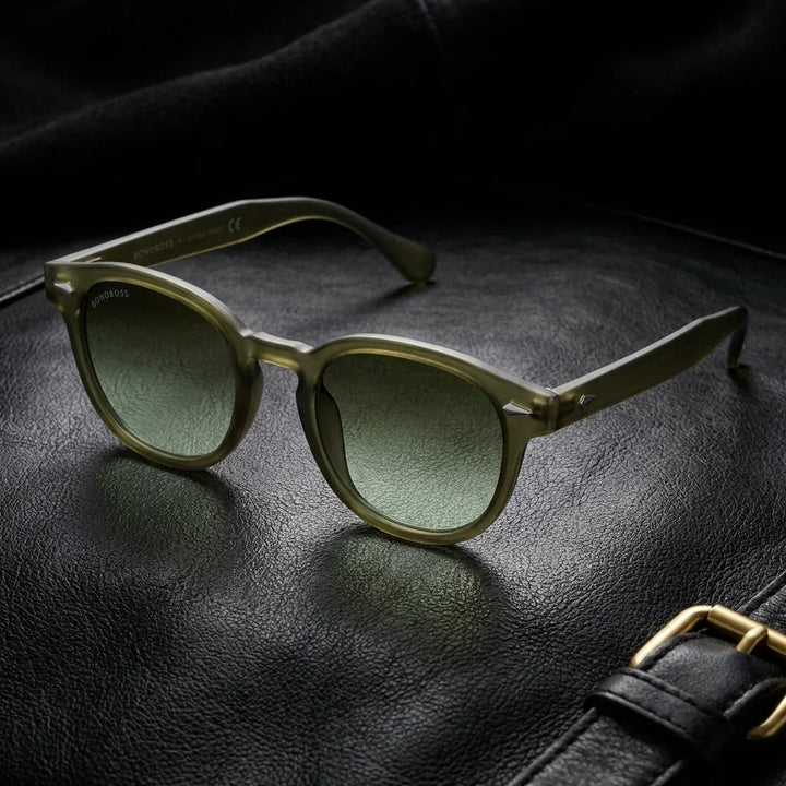 Lenses sun waimea polarized rpet recycled of the oceano lente g15 green sobre hoja natural tropical monsteraeza bonoboss #editorial_grid2 #color_g15