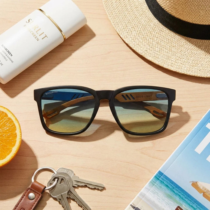 Lenses sun waimea polarized UV400 mirrored gray detalle flat lay composición bonoboss #editorial_detail2 #color_espejado-gris