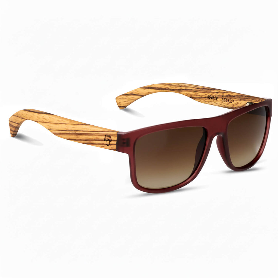Sunglasses polarized recycled plastic rectangular for men and women with wooden temple zebrawood and marco red cristales gradient brown angled view Bonoboss #color_wine