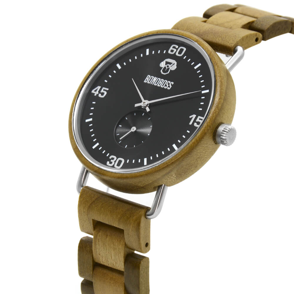 Reloj Matanzas de madera de olivo, otro ángulo, diseño chileno, materiales sustentables