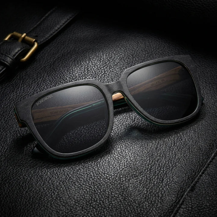 Lenses sun selkie boreal polarized UV400 wood zebrawood bio-acetate natural sobre cuero brass detalle premium bonoboss #editorial_polarizado #color_selkie-db-zebrano