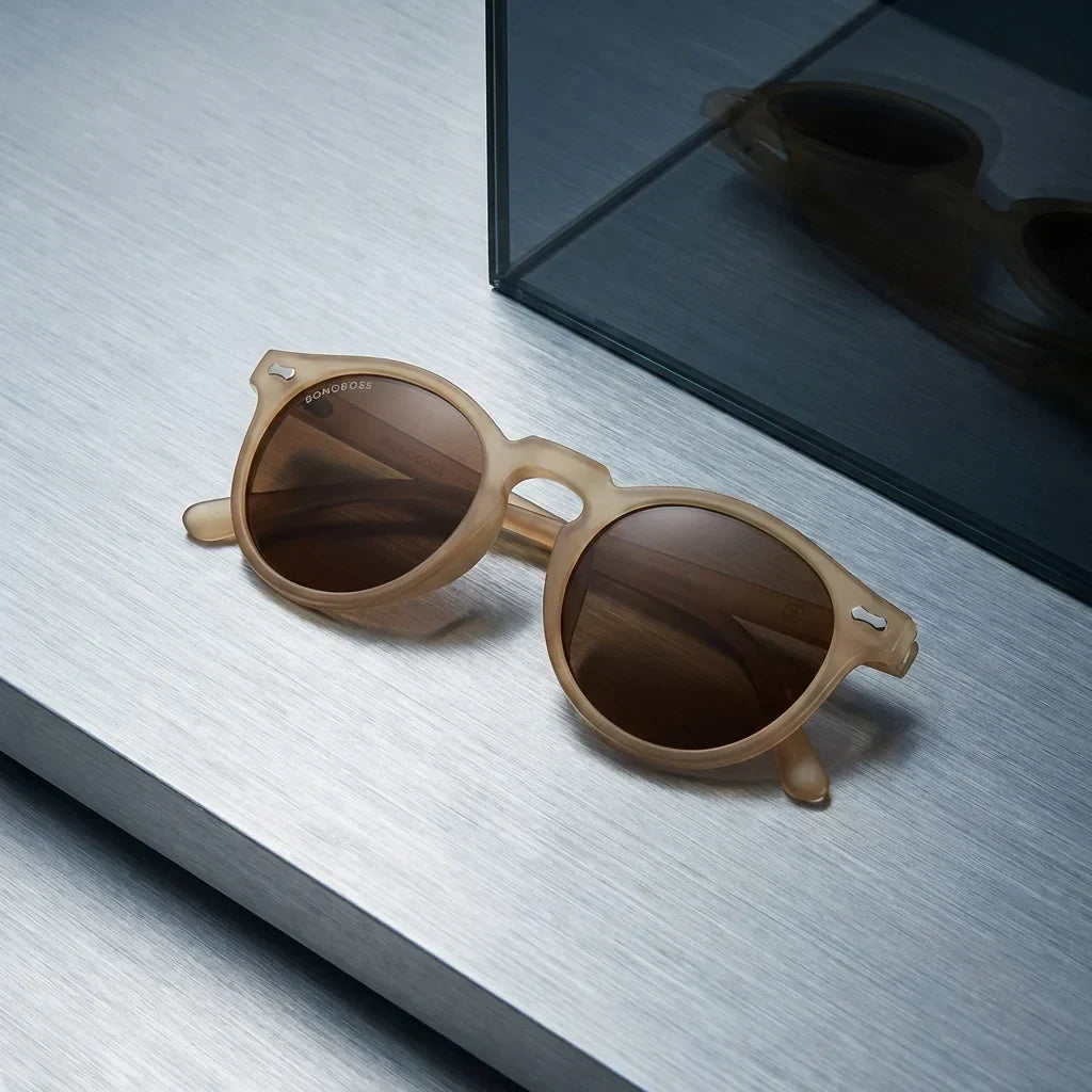 Lentes sol Temuco polarizados UV400 RPET reciclado del oceano cafe sobre metal cepillado estilo premium Bonoboss #editorial_grid1 #color_cafe