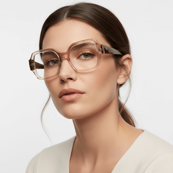 Una women cara ovalada ojos green and pelo liso tomado color castaño wearing unos frames eyeglasses optical frames bonoboss in acetate biodegradable recycled sustainable tamaño xl extra larges oversized de #color_pink-havana